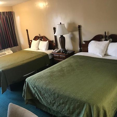Travelers Inn Bethania Station エクステリア 写真